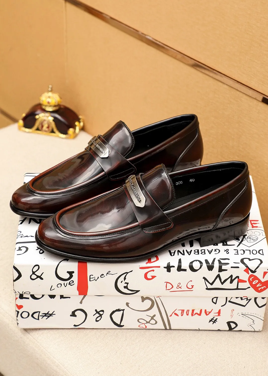 Men's clothing and shoes 💰480 💐DG top quality🔍🔍Men's new leather shoes🚹Sold simultaneously at counters⚠The uppers are imported open-edge beaded cowhide leather uppers from Italy, fully imported cowhide leather lining + classic hardware buckles, completely 1⃣️to 1⃣️reproduction🇮🇹💪💪, ⚠ Sole: The original sole is specially provided by the original factory. The exclusive movable molded sole is super comfortable. ⚠The original factory follows the order, 🔍🔍high quality, you can enter and exit the counter at will, welcome to compare⚠Size: 38-44 (45.46🉑️Customized)